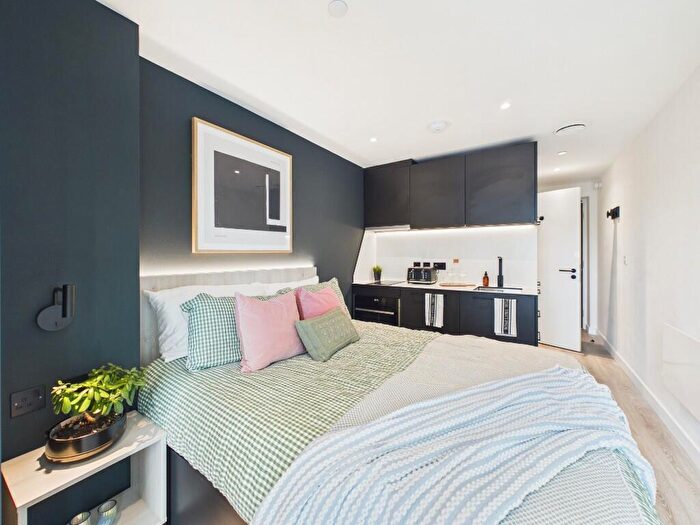 Studio To Rent In Union West Tower, Water Street, Manchester, Greater Manchester, M3
