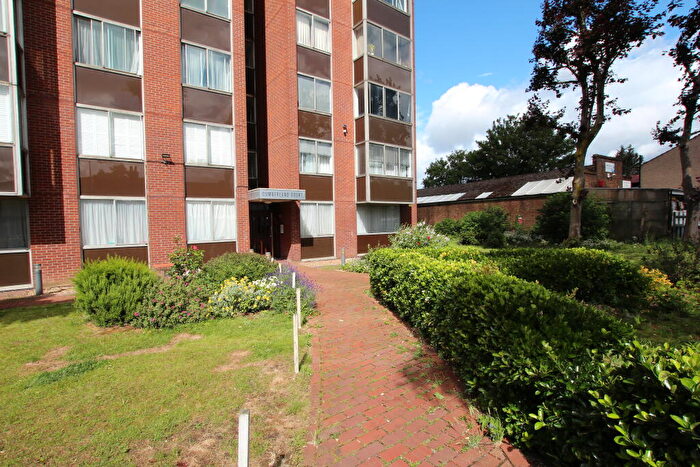 1 Bedroom Flat To Rent In Cumberland Court, Cross Road, Croydon, CR0