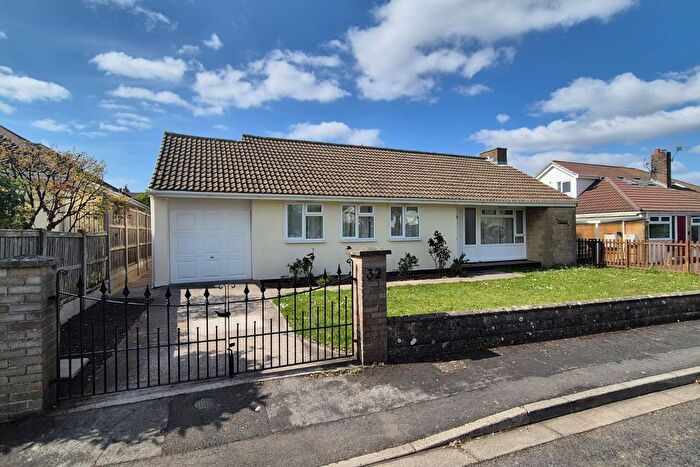 3 Bedroom Bungalow For Sale In Thackeray Avenue, Clevedon, North Somerset, BS21