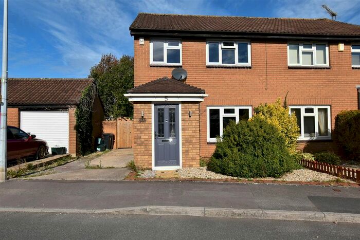 3 Bedroom Semi-Detached House To Rent In Auburn Avenue, Longwell Green, Bristol BS30