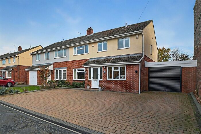 4 Bedroom Property For Sale In Cattawade Street, Brantham, Suffolk, CO11