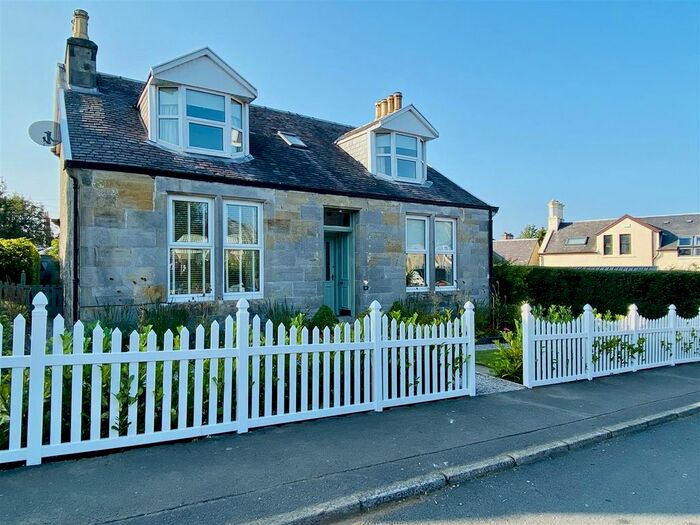 4 Bedroom Detached House For Sale In Crawford Street, Strathaven ML10