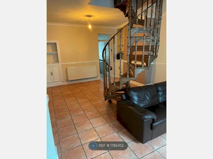 3 Bedroom Semi-Detached House To Rent In Cyfarthfa Street, Cardiff, CF24