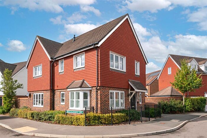 3 Bedroom Detached House For Sale In Moy Green Drive, Horley, Surrey, RH6