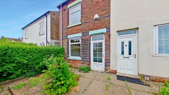 3 Bedroom Terraced House To Rent In Brook Street, Swadlincote, Derbyshire, DE11