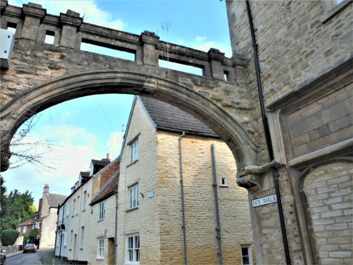 2 Bedroom Flat To Rent In Ivy Walk, Church Street, Calne SN11