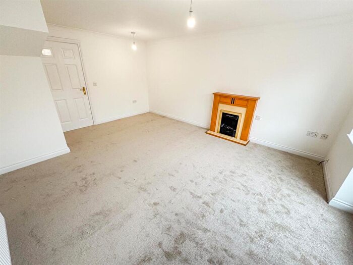 3 Bedroom Terraced House For Sale In Packwood Close, Daventry, NN11
