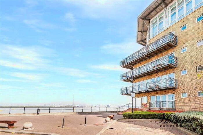 2 Bedroom Flat To Rent In Portland Place, Greenhithe DA9