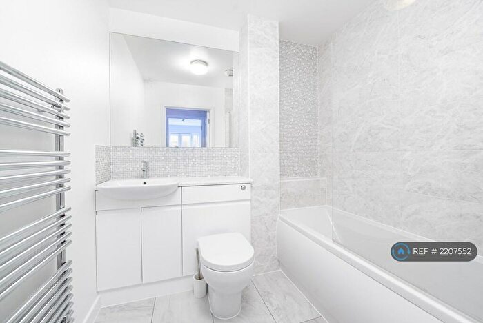 2 Bedroom Flat To Rent In Ludlow Court, Dagenham, RM10