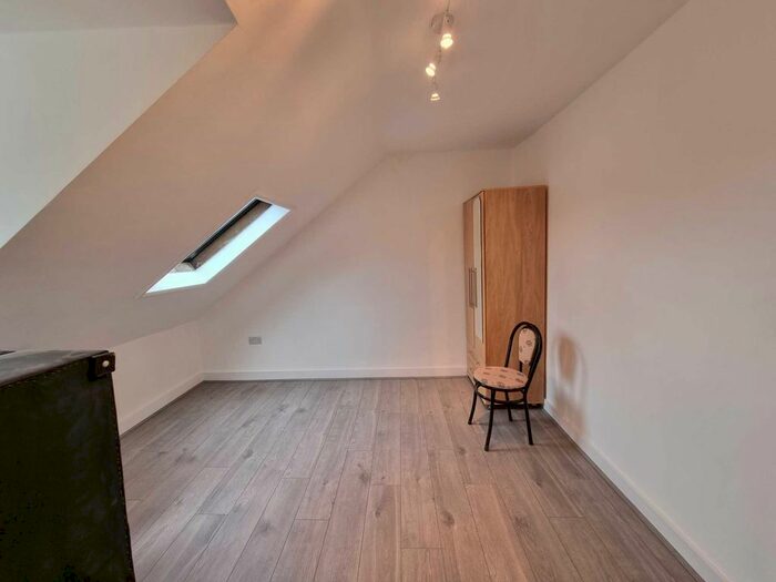 3 Bedroom Maisonette To Rent In Market Parade, Edmonton, N9