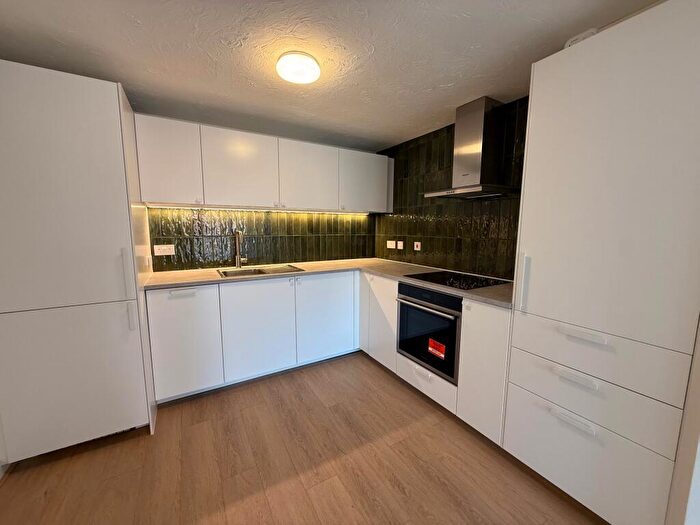 2 Bedroom House To Rent In South Ferry Quay, L3