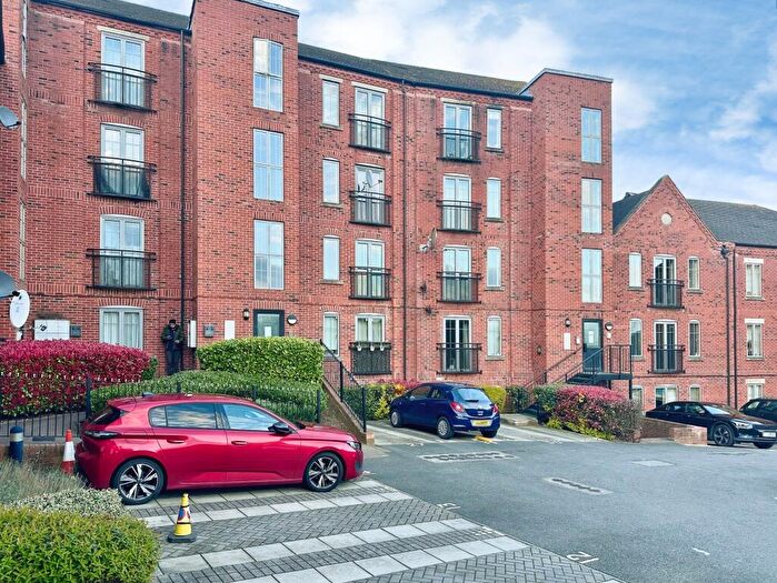 2 Bedroom Flat To Rent In Trinity Lane, Hinckley, LE10