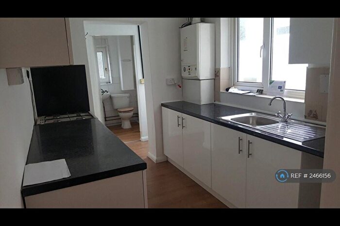 3 Bedroom Terraced House To Rent In Edinburgh Road, Chatham, ME4