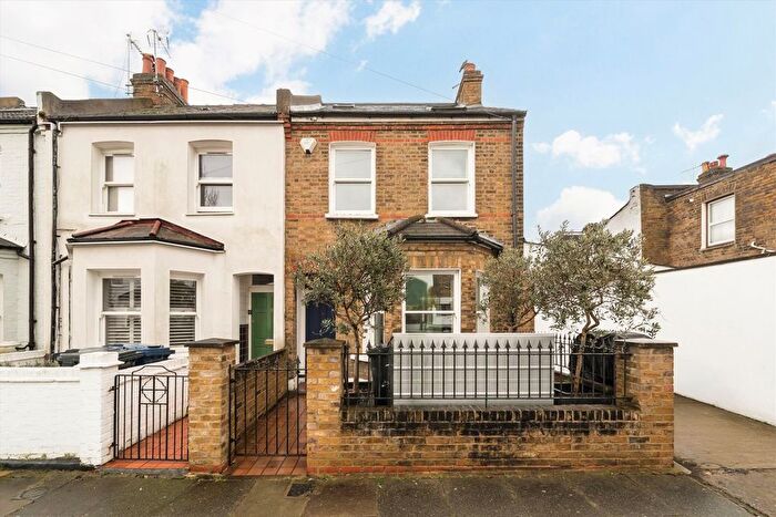 4 Bedroom Property For Sale In Seymour Road, Chiswick, W4