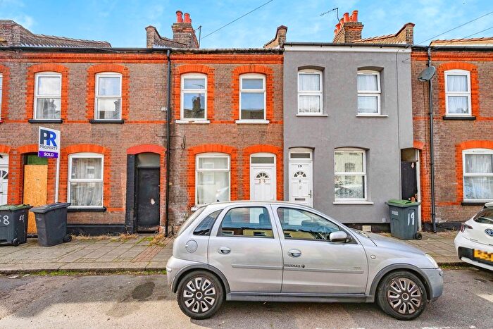 2 Bedroom Terraced House For Sale In Whitby Road, Luton, Bedfordshire, LU3