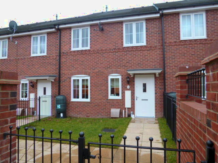 2 Bedroom Town House To Rent In Cooper Street, Hyde Park, Doncaster, DN4