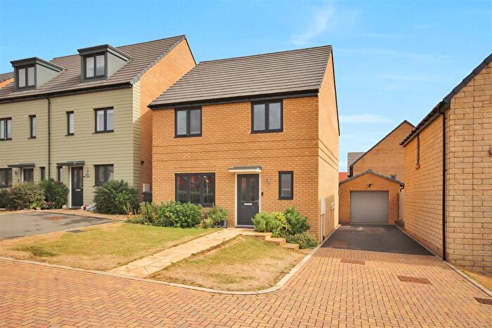 4 Bedroom Detached House For Sale In Fitzhugh Rise, Wellingborough, NN8
