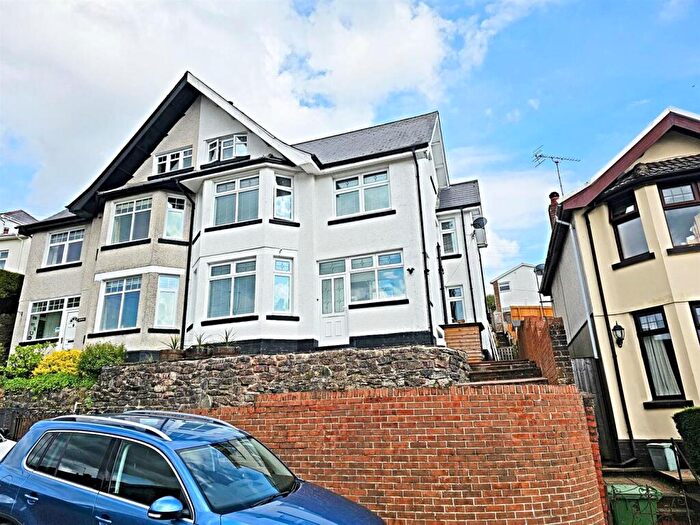 6 Bedroom Semi Detached House For Sale In Ty-Gwyn Road, The Common, Pontypridd, CF37