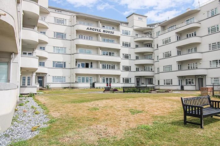 3 Bedroom Flat For Sale In Argyll House, Seaforth Road, Westcliff-On-Sea, SS0