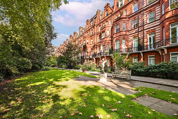 1 Bedroom Terraced House For Sale In Sloane Gardens, Sloane Square, SW1W