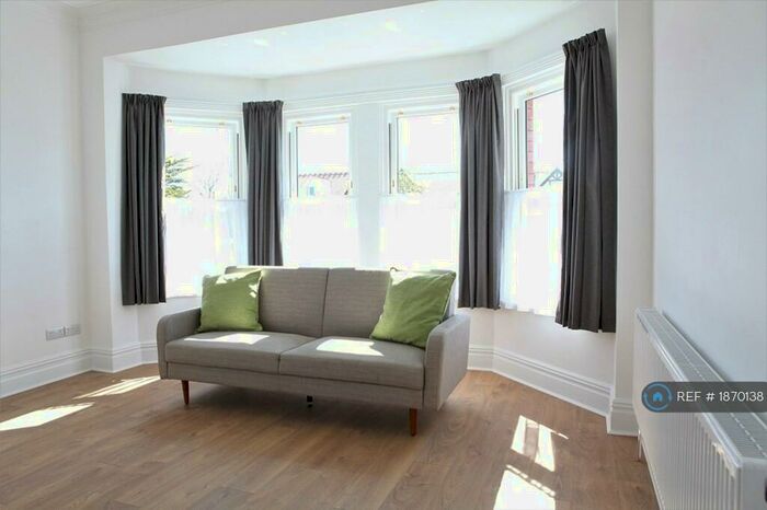2 Bedroom Flat To Rent In Lathom Road, Southport, PR9
