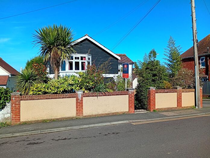 3 Bedroom Detached House For Sale In Barrack Road, Bexhill-On-Sea, TN40