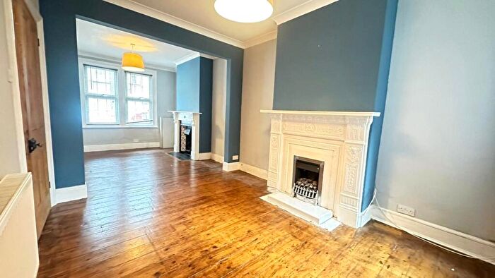 2 Bedroom Terraced House To Rent In Ridgway Road, Luton, Bedfordshire, LU2