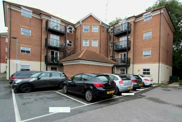 2 Bedroom Apartment To Rent In Gilson Place, Coppetts Road, N10