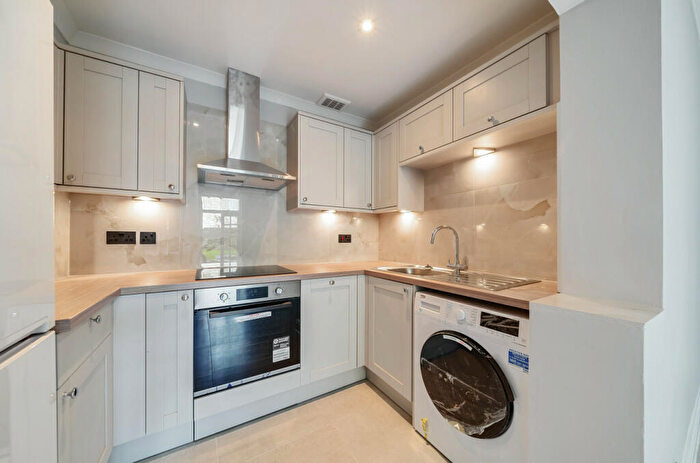 2 Bedroom Apartment For Sale In Winchester Road, London, NW3