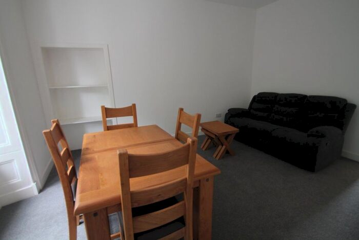 2 Bedroom Flat To Rent In Garland Place, Dundee, DD3