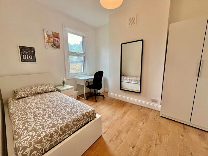 4 Bedroom House To Rent In Floyd Road, Charlton, SE7