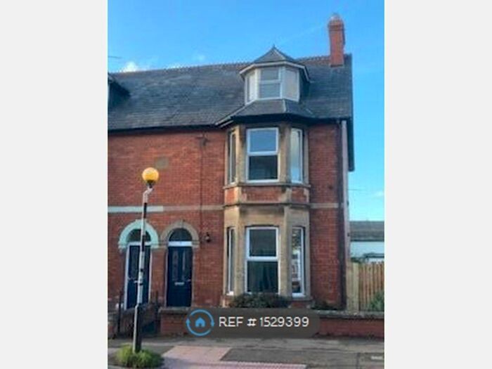 3 Bedroom Semi-Detached House To Rent In Glastonbury Road, Wells, BA5