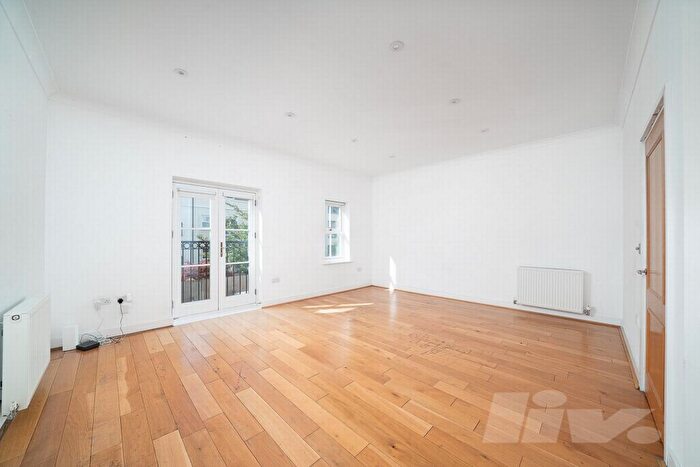 5 Bedroom House For Sale In Northpoint Square, Camden, NW1