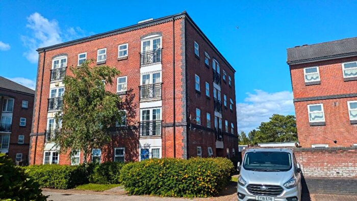 2 Bedroom Flat For Sale In Schooner Way, Cardiff, CF10