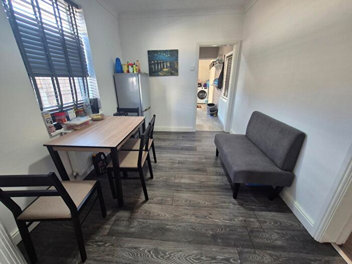 2 Bedroom Flat To Rent In Milton Avenue, King'S Lynn, PE30