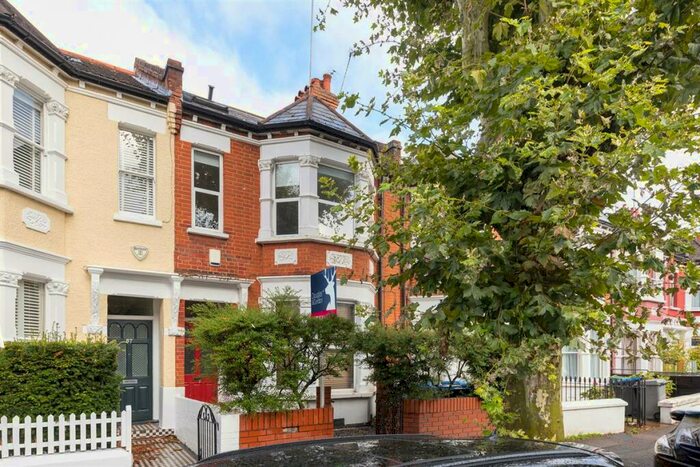 3 Bedroom Flat To Rent In Hartland Road, NW6