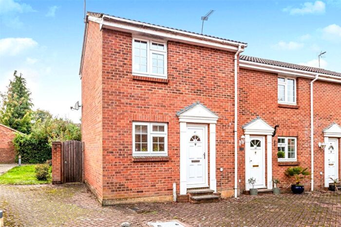 1 Bedroom House For Sale In Finnart Close, Weybridge, Surrey, KT13