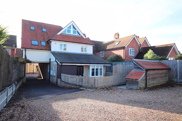 Apartment To Rent In High Street, Milford On Sea, SO41