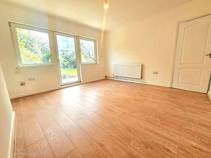 2 Bedroom Maisonette To Rent In College Hill Road, Harrow, HA3