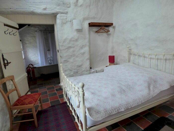 2 Bedroom Cottage To Rent In Llanarth, SA47