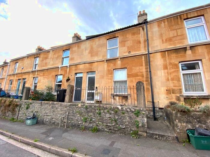2 Bedroom Terraced House To Rent In Highland Road, Bath, BA2