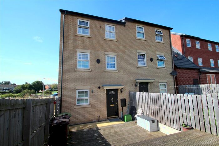 2 Bedroom Terraced House To Rent In Fallbrook Road, Castleford, West Yorkshire, WF10