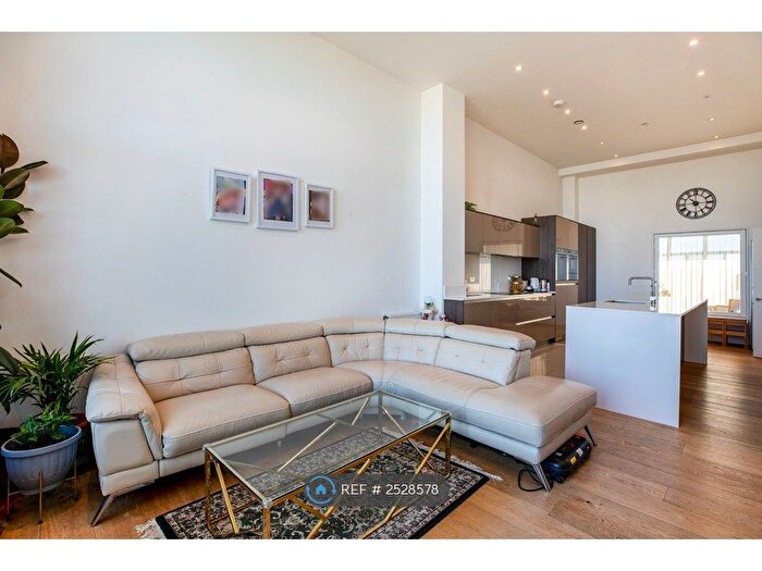 3 Bedroom Flat To Rent In Bayliss Heights, London, SE10