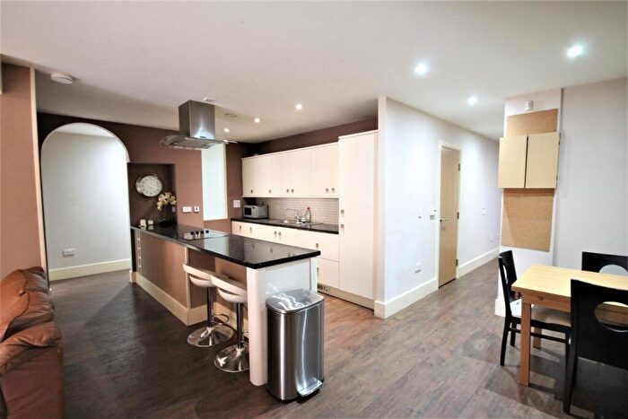 3 Bedroom Apartment To Rent In Macintosh Mills, Cambridge Street, Manchester, M1