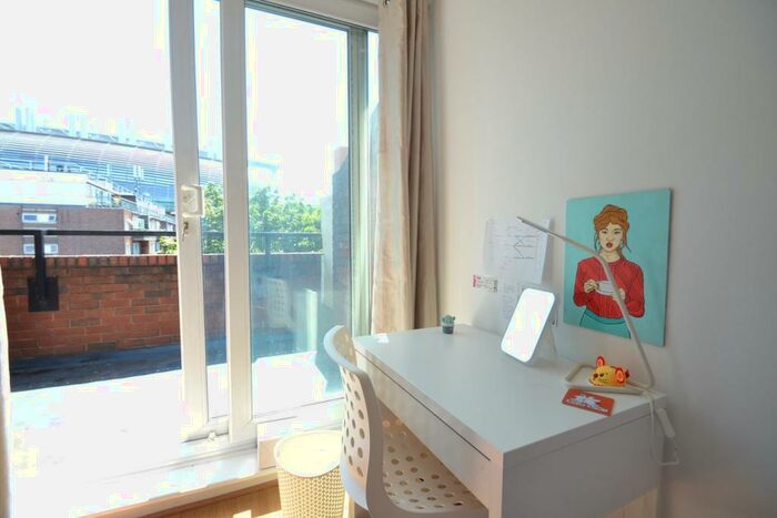 3 Bedroom Apartment To Rent In Purchese Street, London, NW1