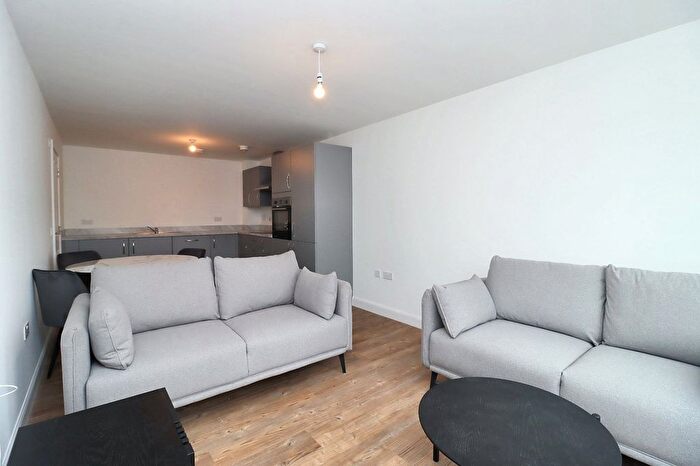 2 Bedroom Flat To Rent In Kilpatrick Grove, Edinburgh, EH6