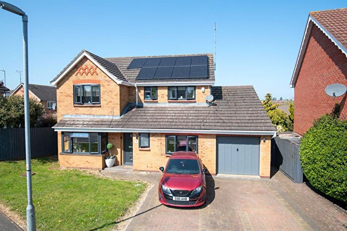 4 Bedroom Detached House For Sale In Burford Way, Wellingborough, NN8