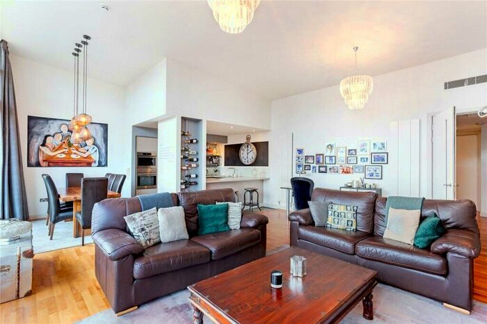 2 Bedroom Apartment To Rent In Saffron Hill, Clerkenwell, London, EC1N