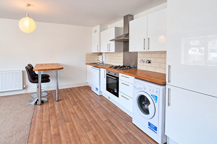 2 Bedroom Flat To Rent In Napier Road, Bromley, BR2