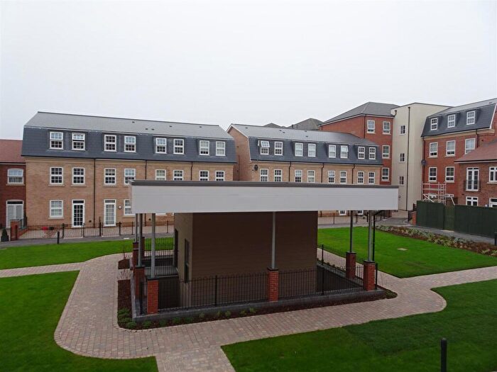 2 Bedroom Flat To Rent In Abbotsbury Court Rumbush Lane Dickens Heath, B90
